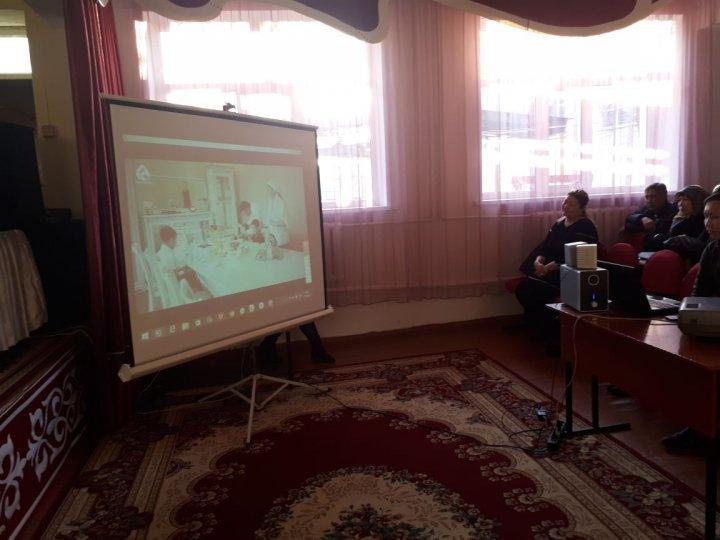 Мобильдік топ мүшелері және ата-аналармен кеңейтілген жиналыс