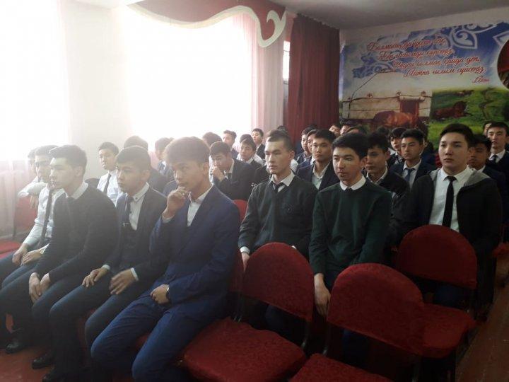 Мектепішілік ұлдар жиналысы