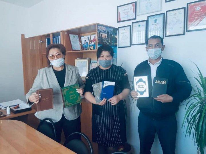 "175 кітап сыйлайық" акциясы